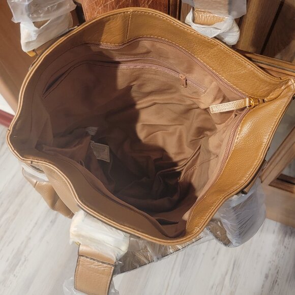 NWT Leather Hobo, champagne, top quality - Picture 3 of 3